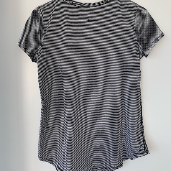 Lululemon Love Crew Tshirt blk&wht - Picture 2 of 2